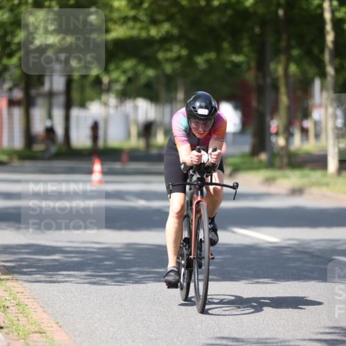 10.08.2025 - GEWOBA Citytriathlon Bremen Yannick Fuchs http://msf.ph/oto/8549354 10.08.2025 12:18:16 Radfahren 553, 579, 582, 637, 763, 794, 833, 867, 914, 966, 973, 977 meine-sportfotos.de