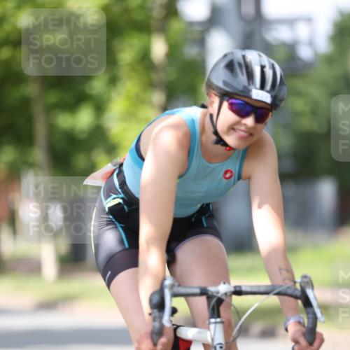 10.08.2025 - GEWOBA Citytriathlon Bremen Yannick Fuchs http://msf.ph/oto/8549372 10.08.2025 13:25:35 Radfahren 927 meine-sportfotos.de