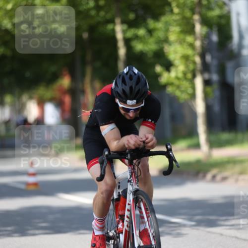 10.08.2025 - GEWOBA Citytriathlon Bremen Yannick Fuchs http://msf.ph/oto/8549380 10.08.2025 12:18:25 Radfahren 579, 584, 637, 678, 680, 759, 763, 781, 855, 914, 919, 973 meine-sportfotos.de
