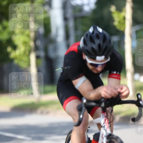 10.08.2025 - GEWOBA Citytriathlon Bremen Yannick Fuchs http://msf.ph/oto/8549384 10.08.2025 12:18:25 Radfahren 579, 584, 637, 678, 680, 759, 763, 781, 855, 914, 919, 973 meine-sportfotos.de