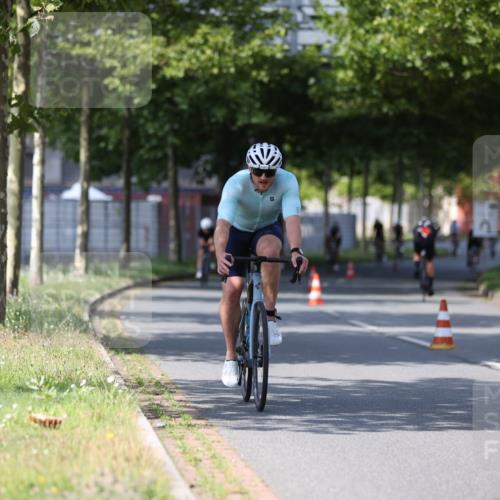 10.08.2025 - GEWOBA Citytriathlon Bremen Yannick Fuchs http://msf.ph/oto/8549389 10.08.2025 12:18:27 Radfahren 584, 637, 678, 680, 759, 763, 781, 855, 914, 919, 973 meine-sportfotos.de