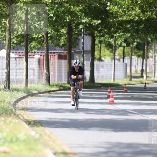 10.08.2025 - GEWOBA Citytriathlon Bremen Yannick Fuchs http://msf.ph/oto/8549393 10.08.2025 13:26:26 Radfahren 918, 948 meine-sportfotos.de