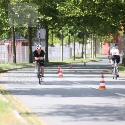 10.08.2025 - GEWOBA Citytriathlon Bremen Yannick Fuchs http://msf.ph/oto/8549401 10.08.2025 13:26:27 Radfahren 918, 948, 962 meine-sportfotos.de
