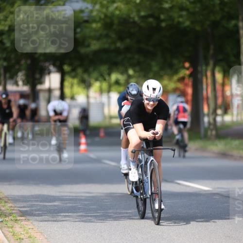 10.08.2025 - GEWOBA Citytriathlon Bremen Yannick Fuchs http://msf.ph/oto/8549405 10.08.2025 12:18:31 Radfahren 584, 637, 642, 652, 678, 680, 759, 763, 781, 855, 914, 919, 973, 1015, 1029 meine-sportfotos.de