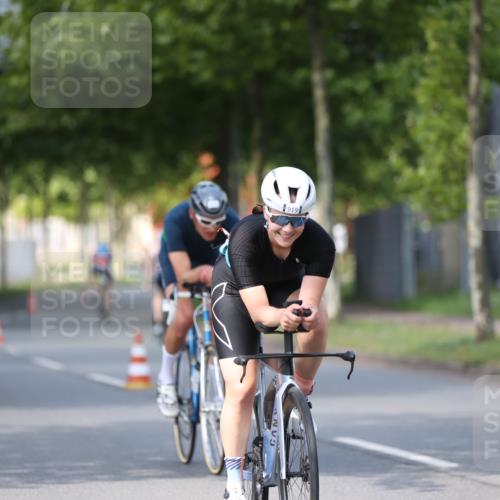 10.08.2025 - GEWOBA Citytriathlon Bremen Yannick Fuchs http://msf.ph/oto/8549407 10.08.2025 12:18:32 Radfahren 584, 637, 642, 652, 678, 680, 759, 763, 781, 855, 919, 973, 1015, 1029 meine-sportfotos.de