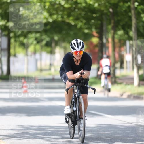 10.08.2025 - GEWOBA Citytriathlon Bremen Yannick Fuchs http://msf.ph/oto/8549414 10.08.2025 13:26:29 Radfahren 918, 948, 962 meine-sportfotos.de