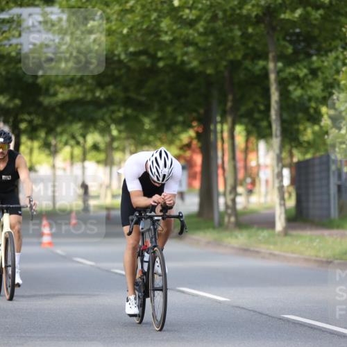 10.08.2025 - GEWOBA Citytriathlon Bremen Yannick Fuchs http://msf.ph/oto/8549415 10.08.2025 12:18:33 Radfahren 584, 637, 642, 652, 678, 680, 759, 763, 781, 855, 919, 973, 1015, 1029 meine-sportfotos.de