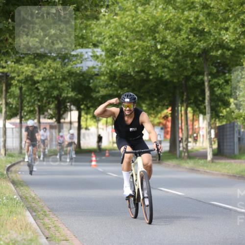 10.08.2025 - GEWOBA Citytriathlon Bremen Yannick Fuchs http://msf.ph/oto/8549425 10.08.2025 12:18:34 Radfahren 584, 637, 642, 652, 678, 680, 759, 763, 781, 855, 919, 973, 1015, 1029 meine-sportfotos.de