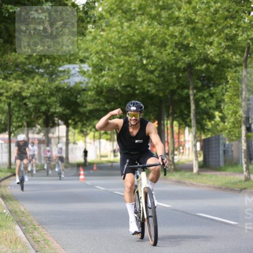 10.08.2025 - GEWOBA Citytriathlon Bremen Yannick Fuchs http://msf.ph/oto/8549426 10.08.2025 12:18:34 Radfahren 584, 637, 642, 652, 678, 680, 759, 763, 781, 855, 919, 973, 1015, 1029 meine-sportfotos.de