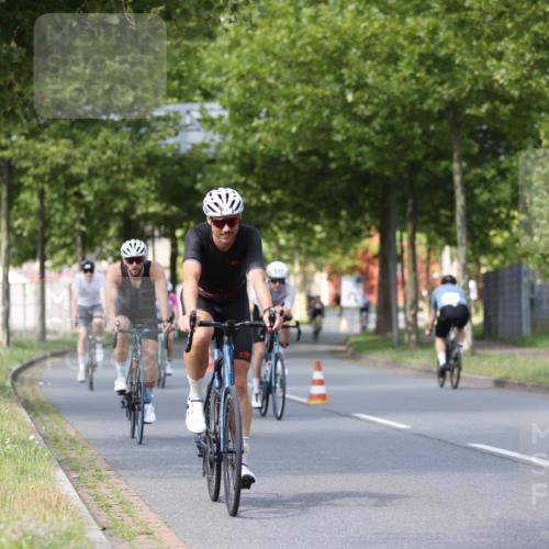 10.08.2025 - GEWOBA Citytriathlon Bremen Yannick Fuchs http://msf.ph/oto/8549443 10.08.2025 12:18:36 Radfahren 584, 637, 642, 652, 678, 680, 759, 763, 781, 855, 919, 973, 1015, 1018, 1029 meine-sportfotos.de