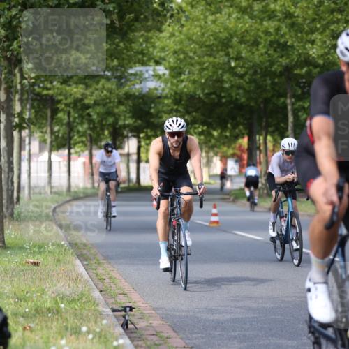 10.08.2025 - GEWOBA Citytriathlon Bremen Yannick Fuchs http://msf.ph/oto/8549450 10.08.2025 12:18:37 Radfahren 584, 637, 642, 652, 678, 680, 759, 763, 781, 855, 919, 1015, 1018, 1029 meine-sportfotos.de