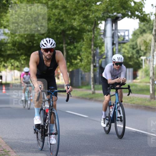 10.08.2025 - GEWOBA Citytriathlon Bremen Yannick Fuchs http://msf.ph/oto/8549455 10.08.2025 12:18:38 Radfahren 584, 637, 642, 652, 678, 680, 759, 763, 781, 855, 919, 1015, 1018, 1029 meine-sportfotos.de