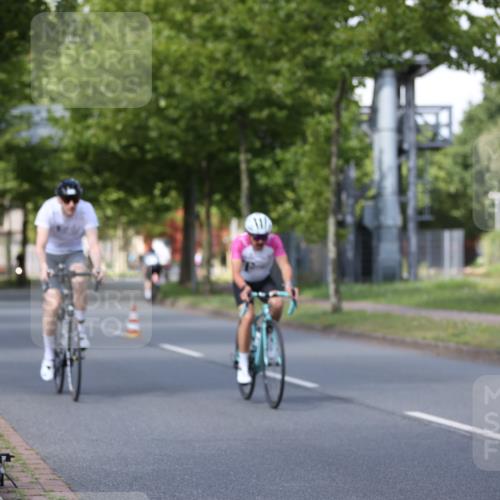10.08.2025 - GEWOBA Citytriathlon Bremen Yannick Fuchs http://msf.ph/oto/8549463 10.08.2025 12:18:38 Radfahren 584, 637, 642, 652, 678, 680, 759, 763, 781, 855, 919, 1015, 1018, 1029 meine-sportfotos.de