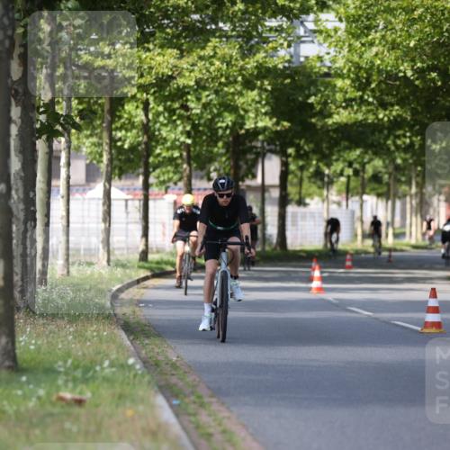 10.08.2025 - GEWOBA Citytriathlon Bremen Yannick Fuchs http://msf.ph/oto/8549480 10.08.2025 12:18:42 Radfahren 584, 642, 652, 678, 680, 759, 781, 789, 790, 825, 855, 919, 1015, 1018, 1029 meine-sportfotos.de