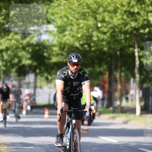 10.08.2025 - GEWOBA Citytriathlon Bremen Yannick Fuchs http://msf.ph/oto/8549489 10.08.2025 12:18:49 Radfahren 556, 584, 642, 652, 759, 781, 789, 790, 825, 853, 978, 982, 1015, 1018, 1029 meine-sportfotos.de