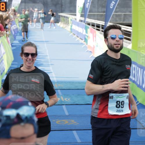 10.08.2025 - GEWOBA Citytriathlon Bremen H.Heesch http://msf.ph/oto/8549529 10.08.2025 11:37:59 Ziel 89, 141, 237, 453, 466 meine-sportfotos.de