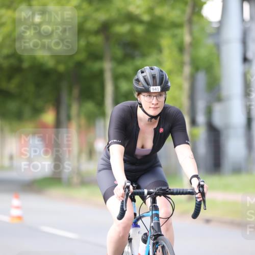 10.08.2025 - GEWOBA Citytriathlon Bremen Yannick Fuchs http://msf.ph/oto/8549543 10.08.2025 13:28:03 Radfahren 746, 941 meine-sportfotos.de