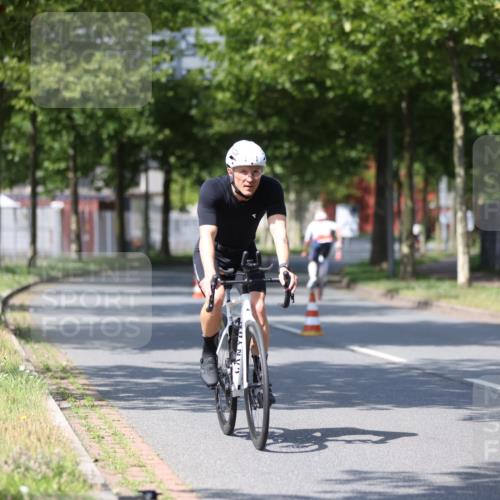 10.08.2025 - GEWOBA Citytriathlon Bremen Yannick Fuchs http://msf.ph/oto/8549548 10.08.2025 12:18:58 Radfahren 556, 789, 790, 825, 853, 978, 982, 1018 meine-sportfotos.de