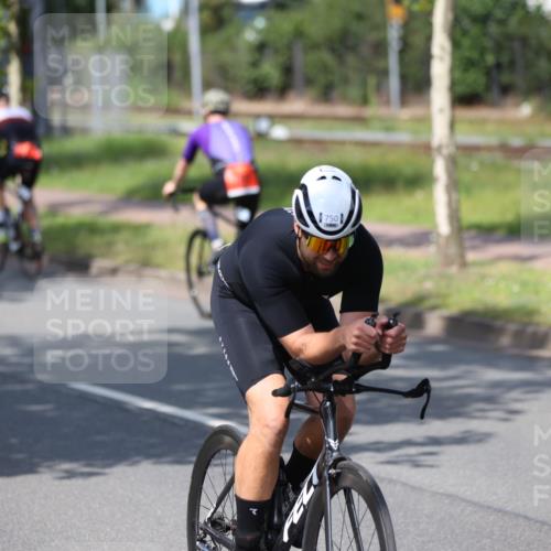 10.08.2025 - GEWOBA Citytriathlon Bremen Yannick Fuchs http://msf.ph/oto/8549558 10.08.2025 12:19:16 Radfahren 709, 750, 762, 804, 1033 meine-sportfotos.de
