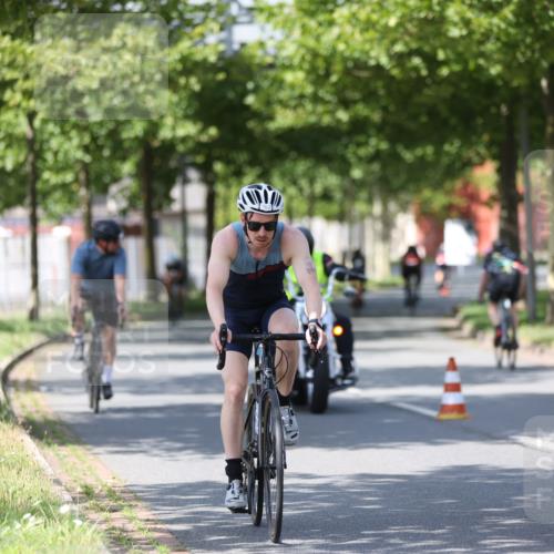 10.08.2025 - GEWOBA Citytriathlon Bremen Yannick Fuchs http://msf.ph/oto/8549579 10.08.2025 12:19:25 Radfahren 709, 750, 762, 804, 872, 1033 meine-sportfotos.de