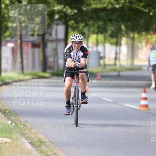 10.08.2025 - GEWOBA Citytriathlon Bremen Yannick Fuchs http://msf.ph/oto/8549582 10.08.2025 13:28:22 Radfahren 746, 903 meine-sportfotos.de