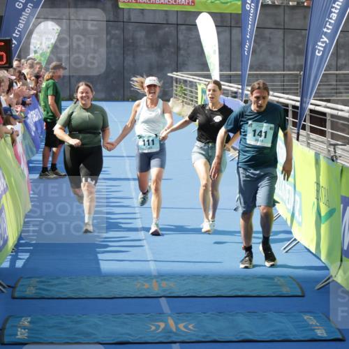 10.08.2025 - GEWOBA Citytriathlon Bremen H.Heesch http://msf.ph/oto/8549583 10.08.2025 11:38:08 Ziel 111, 141 meine-sportfotos.de