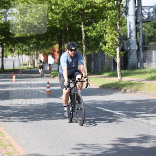 10.08.2025 - GEWOBA Citytriathlon Bremen Yannick Fuchs http://msf.ph/oto/8549592 10.08.2025 12:19:27 Radfahren 749, 750, 762, 804, 872, 1033 meine-sportfotos.de