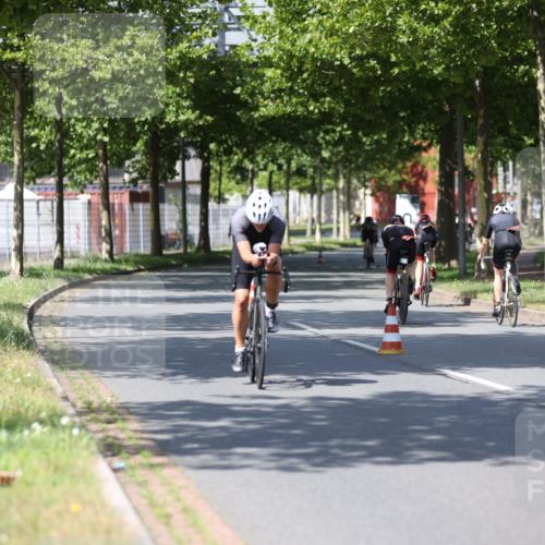 10.08.2025 - GEWOBA Citytriathlon Bremen Yannick Fuchs http://msf.ph/oto/8549611 10.08.2025 12:19:30 Radfahren 749, 762, 804, 872, 1033 meine-sportfotos.de