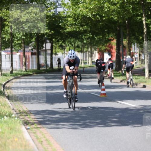 10.08.2025 - GEWOBA Citytriathlon Bremen Yannick Fuchs http://msf.ph/oto/8549613 10.08.2025 12:19:30 Radfahren 749, 762, 804, 872, 1033 meine-sportfotos.de