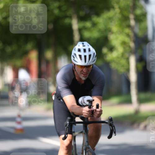 10.08.2025 - GEWOBA Citytriathlon Bremen Yannick Fuchs http://msf.ph/oto/8549621 10.08.2025 12:19:31 Radfahren 554, 749, 762, 804, 872, 1033 meine-sportfotos.de