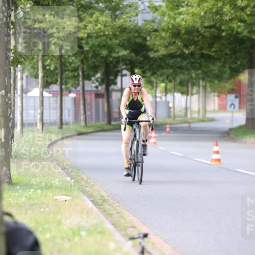 10.08.2025 - GEWOBA Citytriathlon Bremen Yannick Fuchs http://msf.ph/oto/8549635 10.08.2025 13:29:34 Radfahren 980, 1032 meine-sportfotos.de
