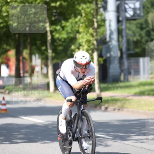 10.08.2025 - GEWOBA Citytriathlon Bremen Yannick Fuchs http://msf.ph/oto/8549644 10.08.2025 12:19:40 Radfahren 554, 719, 749, 872 meine-sportfotos.de