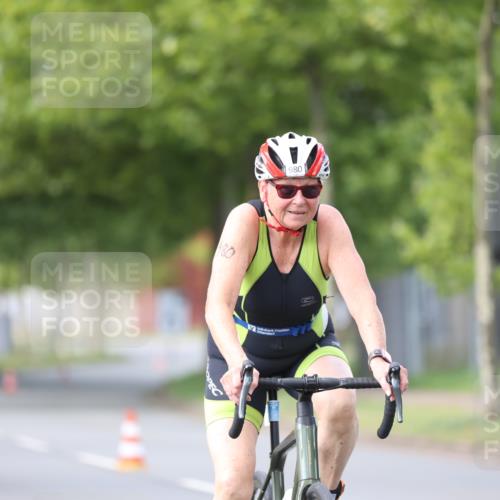 10.08.2025 - GEWOBA Citytriathlon Bremen Yannick Fuchs http://msf.ph/oto/8549646 10.08.2025 13:29:35 Radfahren 980, 1032 meine-sportfotos.de