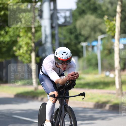 10.08.2025 - GEWOBA Citytriathlon Bremen Yannick Fuchs http://msf.ph/oto/8549647 10.08.2025 12:19:40 Radfahren 554, 719, 749, 872 meine-sportfotos.de