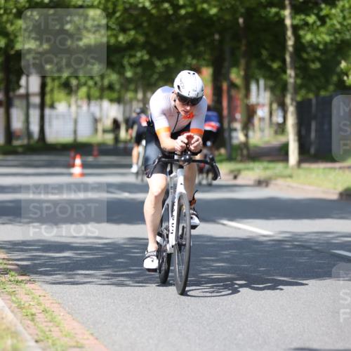 10.08.2025 - GEWOBA Citytriathlon Bremen Yannick Fuchs http://msf.ph/oto/8549654 10.08.2025 12:19:47 Radfahren 554, 719, 739, 749, 841 meine-sportfotos.de