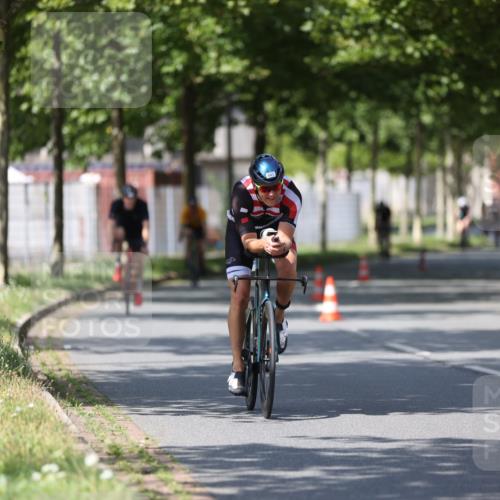 10.08.2025 - GEWOBA Citytriathlon Bremen Yannick Fuchs http://msf.ph/oto/8549665 10.08.2025 12:19:55 Radfahren 554, 639, 719, 739, 764, 782, 784, 841, 920, 1027 meine-sportfotos.de