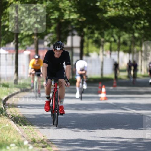 10.08.2025 - GEWOBA Citytriathlon Bremen Yannick Fuchs http://msf.ph/oto/8549683 10.08.2025 12:19:57 Radfahren 639, 719, 739, 764, 782, 784, 841, 920, 1027 meine-sportfotos.de