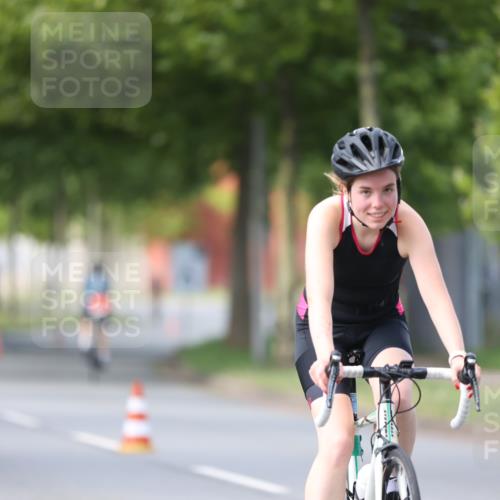 10.08.2025 - GEWOBA Citytriathlon Bremen Yannick Fuchs http://msf.ph/oto/8549687 10.08.2025 13:31:16 Radfahren 724, 922, 968 meine-sportfotos.de