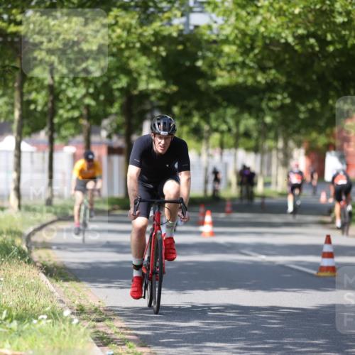 10.08.2025 - GEWOBA Citytriathlon Bremen Yannick Fuchs http://msf.ph/oto/8549689 10.08.2025 12:19:57 Radfahren 639, 719, 739, 764, 782, 784, 841, 920, 1027 meine-sportfotos.de
