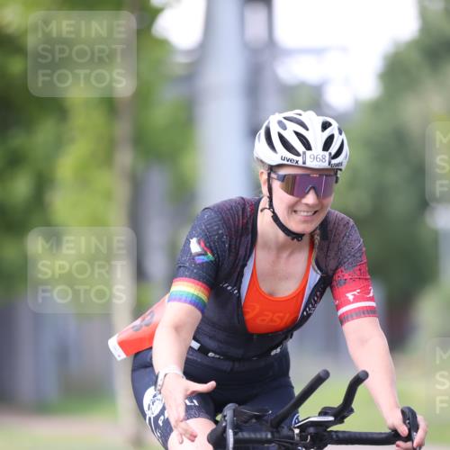 10.08.2025 - GEWOBA Citytriathlon Bremen Yannick Fuchs http://msf.ph/oto/8549690 10.08.2025 13:31:25 Radfahren 724, 922, 968 meine-sportfotos.de