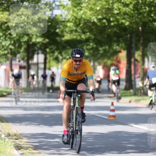 10.08.2025 - GEWOBA Citytriathlon Bremen Yannick Fuchs http://msf.ph/oto/8549705 10.08.2025 12:20:00 Radfahren 639, 719, 739, 764, 782, 784, 841, 844, 920, 1027 meine-sportfotos.de