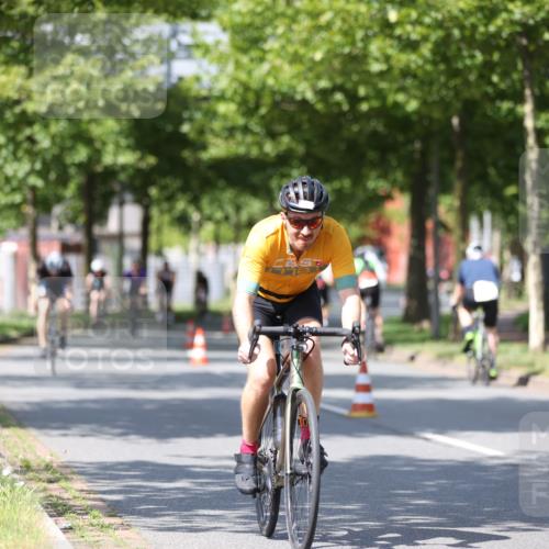 10.08.2025 - GEWOBA Citytriathlon Bremen Yannick Fuchs http://msf.ph/oto/8549706 10.08.2025 12:20:00 Radfahren 639, 719, 739, 764, 782, 784, 841, 844, 920, 1027 meine-sportfotos.de