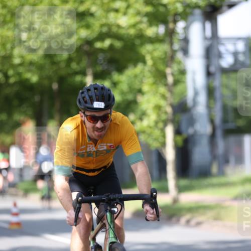 10.08.2025 - GEWOBA Citytriathlon Bremen Yannick Fuchs http://msf.ph/oto/8549711 10.08.2025 12:20:01 Radfahren 639, 719, 739, 764, 782, 784, 841, 844, 920, 1027 meine-sportfotos.de
