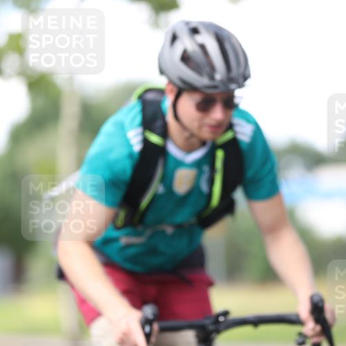10.08.2025 - GEWOBA Citytriathlon Bremen Yannick Fuchs http://msf.ph/oto/8549714 10.08.2025 13:31:33 Radfahren 724, 968 meine-sportfotos.de
