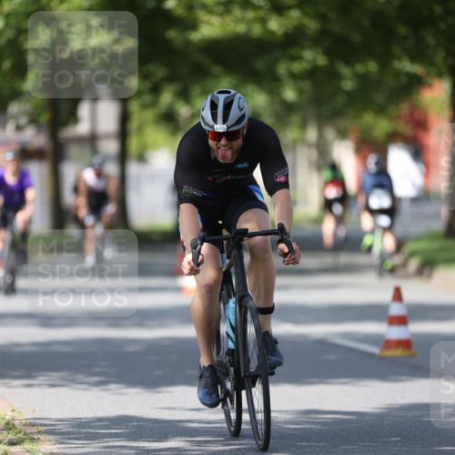 10.08.2025 - GEWOBA Citytriathlon Bremen Yannick Fuchs http://msf.ph/oto/8549720 10.08.2025 12:20:02 Radfahren 639, 719, 739, 764, 782, 784, 841, 844, 920, 1027 meine-sportfotos.de