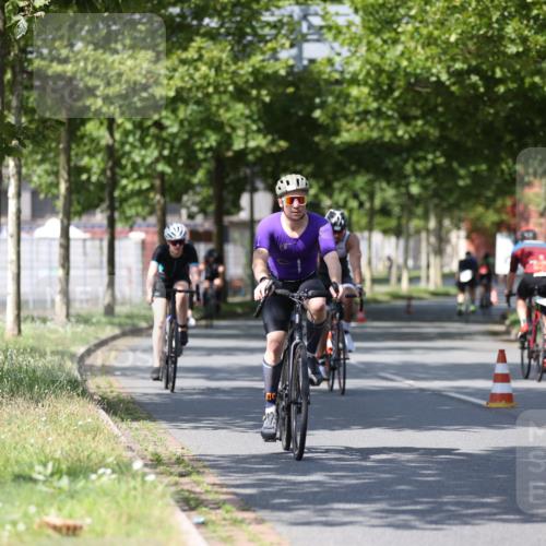 10.08.2025 - GEWOBA Citytriathlon Bremen Yannick Fuchs http://msf.ph/oto/8549737 10.08.2025 12:20:05 Radfahren 639, 739, 764, 782, 784, 841, 844, 920, 1027 meine-sportfotos.de