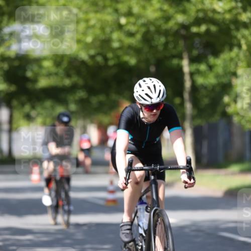 10.08.2025 - GEWOBA Citytriathlon Bremen Yannick Fuchs http://msf.ph/oto/8549751 10.08.2025 12:20:07 Radfahren 565, 570, 639, 739, 764, 782, 784, 841, 844, 892, 920, 1027 meine-sportfotos.de