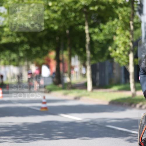 10.08.2025 - GEWOBA Citytriathlon Bremen Yannick Fuchs http://msf.ph/oto/8549761 10.08.2025 12:20:08 Radfahren 565, 570, 639, 739, 764, 782, 784, 841, 844, 892, 920, 1027 meine-sportfotos.de