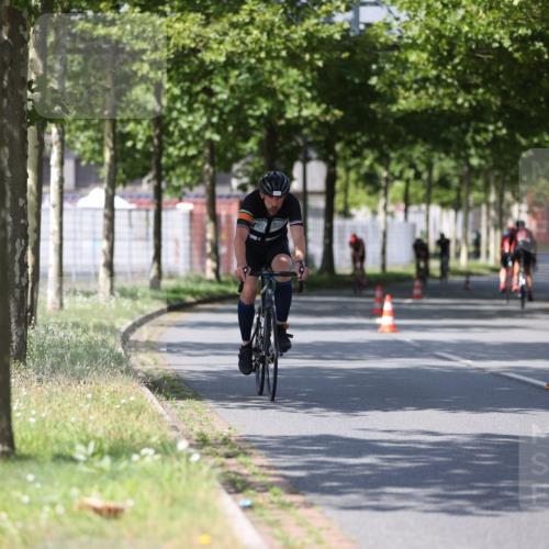 10.08.2025 - GEWOBA Citytriathlon Bremen Yannick Fuchs http://msf.ph/oto/8549765 10.08.2025 12:20:09 Radfahren 565, 570, 639, 720, 739, 764, 782, 784, 841, 844, 892, 920, 1027 meine-sportfotos.de