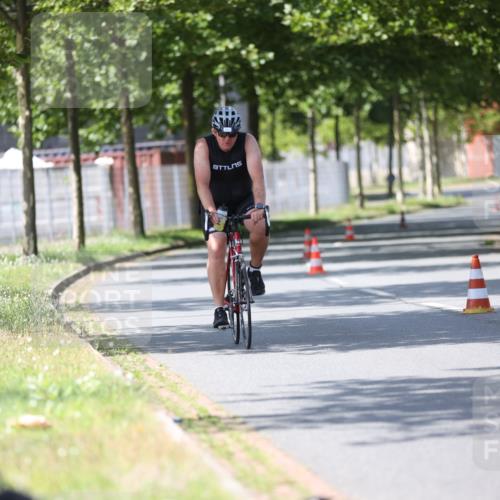 10.08.2025 - GEWOBA Citytriathlon Bremen Yannick Fuchs http://msf.ph/oto/8549768 10.08.2025 13:34:36 Radfahren 593, 865, 905, 924 meine-sportfotos.de